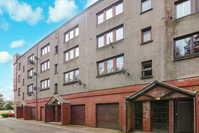 2 Bedroom Flat For Sale In Inchinnan Road, Paisley, Renfrewshire, PA3