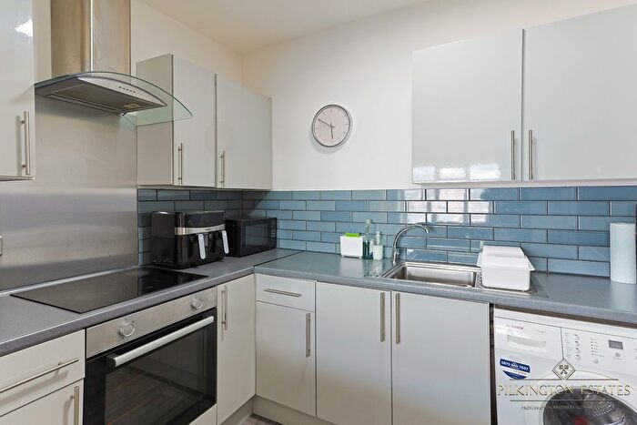 2 Bedroom Flat For Sale In Durnford Street, Plymouth, Devon, PL1