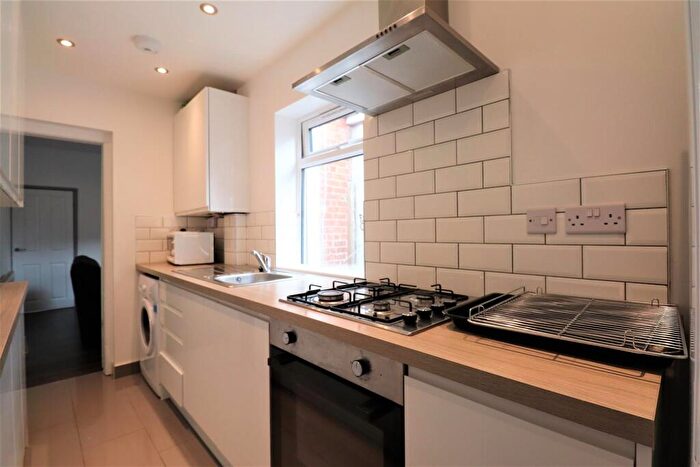 3 Bedroom Terraced House To Rent In Daisy Road, Birmingham, B16