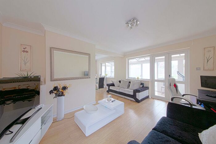 3 Bedroom Detached House To Rent In Brill Close, Maidenhead, SL6