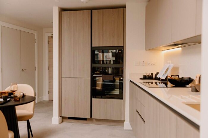 Studio To Rent In Embassy Boulevard, London, SW11