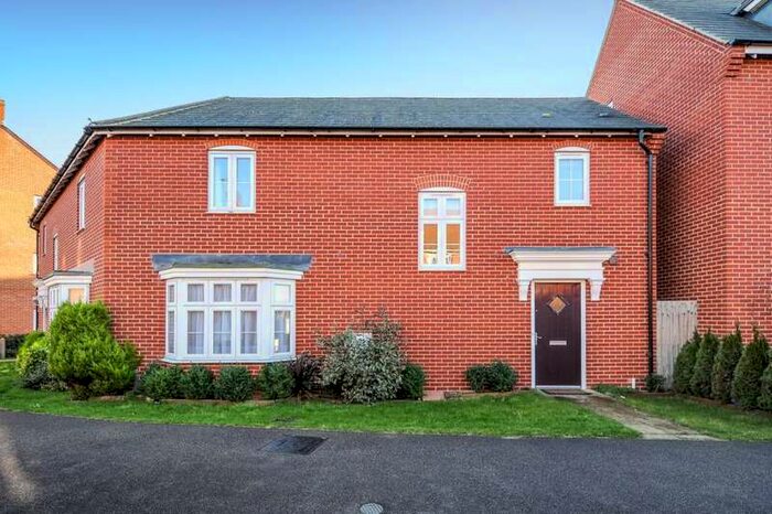 3 Bedroom Semi-Detached House To Rent In Prince Rupert Drive, Aylesbury, HP19