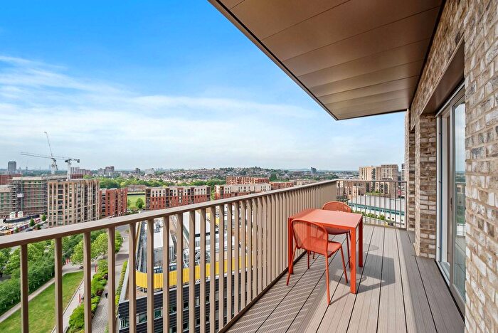 3 Bedroom Flat To Rent In The Draper, Colindale, London, NW9