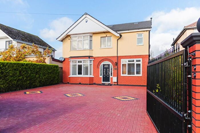 4 Bedroom Detached House For Sale In Oxford Road, Swindon, SN3
