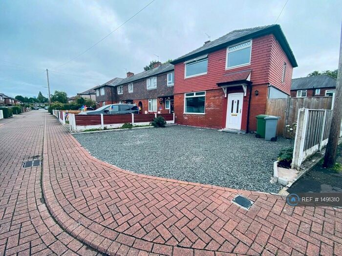 3 Bedroom Terraced House To Rent In Kings Lane, Stretford, Manchester, M32