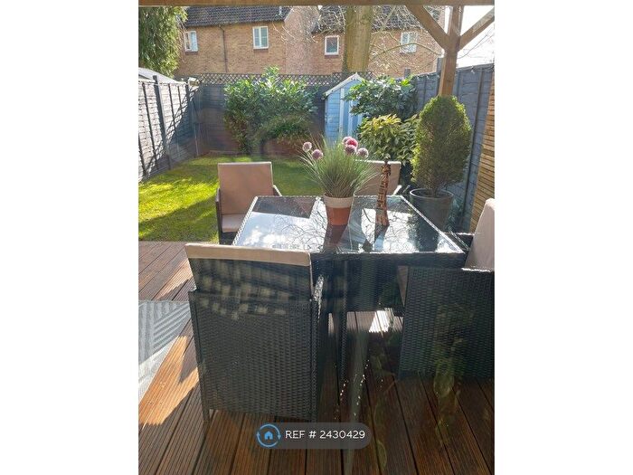 3 Bedroom Terraced House To Rent In Pike Street, Newbury, RG14