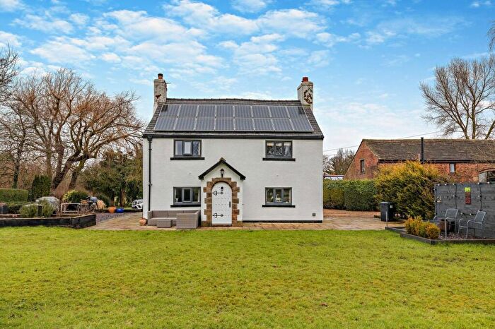 4 Bedroom Detached House For Sale In Ulnes Walton Lane, Leyland, PR26