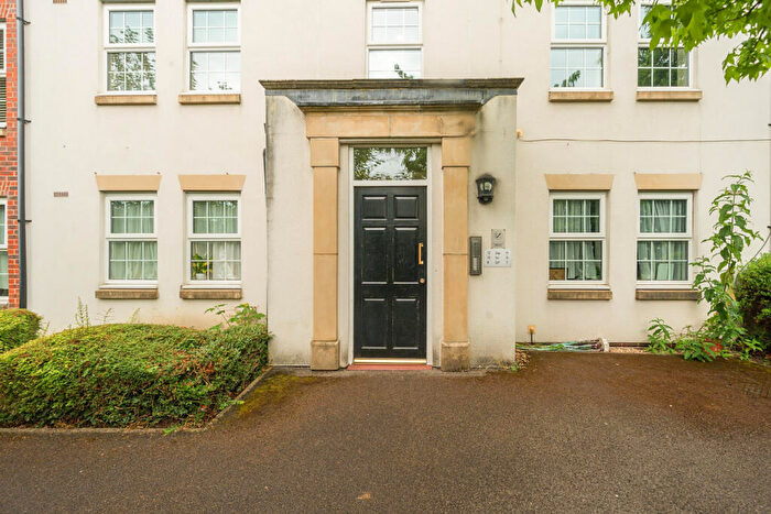 2 Bedroom Apartment For Sale In Oxford Road, Tilehurst, Reading, Berkshire, RG31