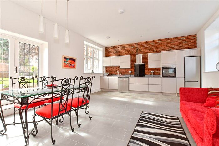 3 Bedroom Terraced House For Sale In Lugley Street, Newport, Isle Of Wight, PO30