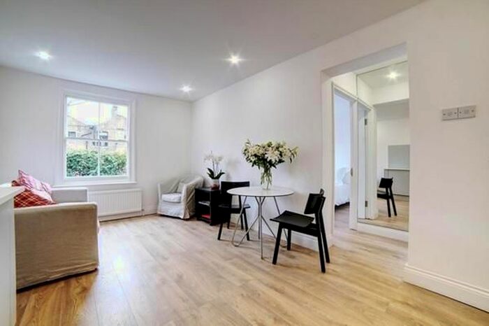 2 Bedroom Flat To Rent In Brook Drive, Kennington, SE11