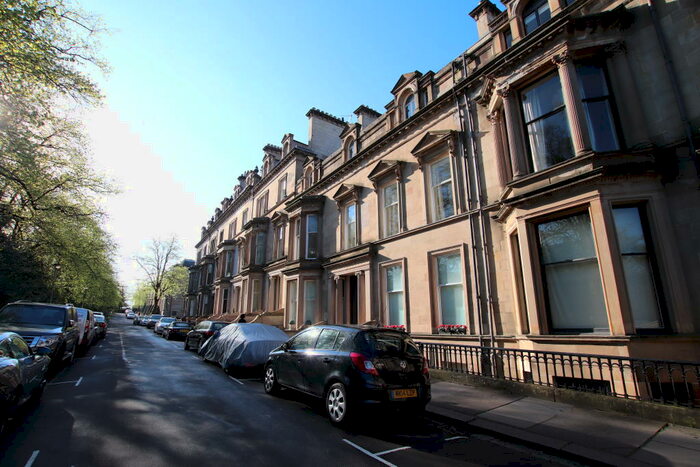 2 Bedroom Apartment To Rent In Devonshire Terrace, Hyndland, G12