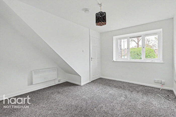 2 Bedroom Maisonette To Rent In Valley Road, Nottingham, NG5