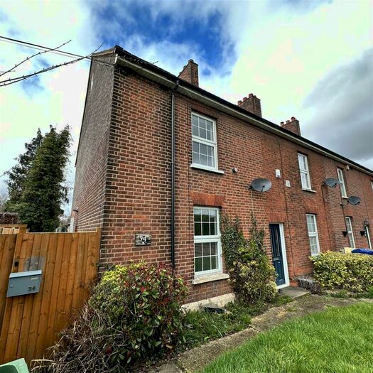 Cottage To Rent In Kennington Cottages, Romford Road, Aveley, RM15