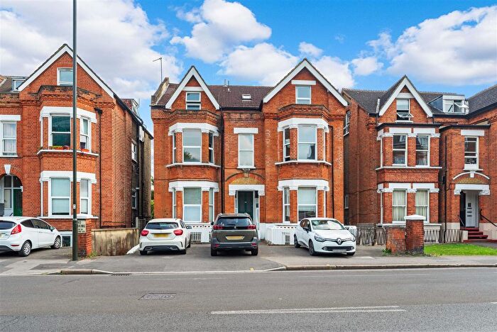 Studio To Rent In Worple Road, London, SW19