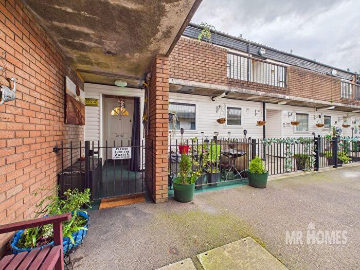 1 Bedroom Flat For Sale In Hewell Court, Sevenoaks Street, Grangetown, Cardiff, CF11