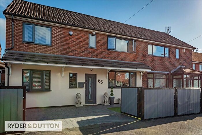 4 Bedroom Semi-Detached House For Sale In Guildford Grove, Middleton, Manchester, M24