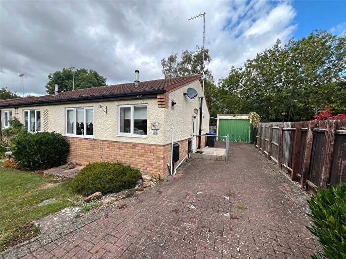 2 Bedroom Bungalow For Sale In Exeter Close, Daventry, Northamptonshire, NN11