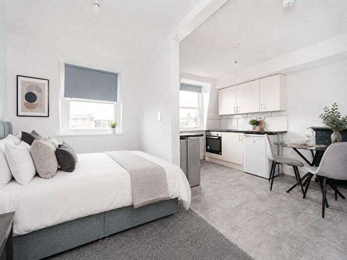 Studio To Rent In Flat -Oriental Place, BN1