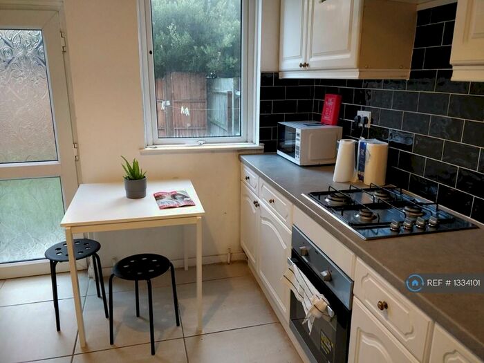 3 Bedroom Terraced House To Rent In Hewitt Avenue, London, N22