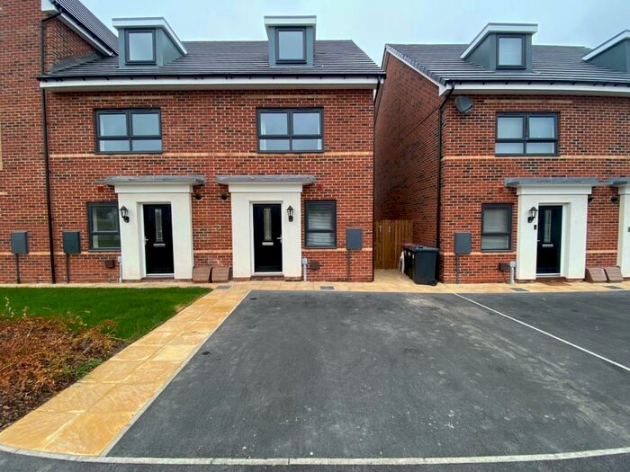 3 Bedroom House To Rent In Autumn Fields, Waverley, ., S60