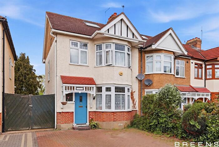 4 Bedroom End Terrace House For Sale In Ladysmith Road, Enfield, EN1