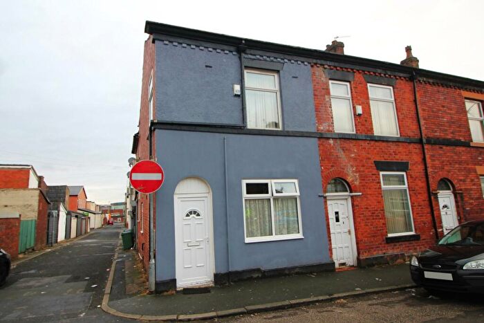 2 Bedroom Ground Maisonette To Rent In Vernon Street, Bury, BL9