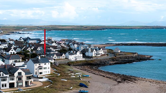 5 Bedroom Semi-Detached House For Sale In Rhosneigr, LL64