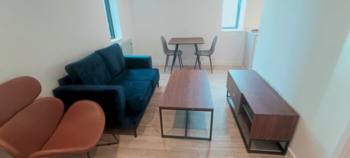 1 Bedroom Flat To Rent In Queen Street, Salford, M3