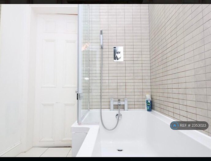3 Bedroom Flat To Rent In North Claremont Street, Glasgow, G3