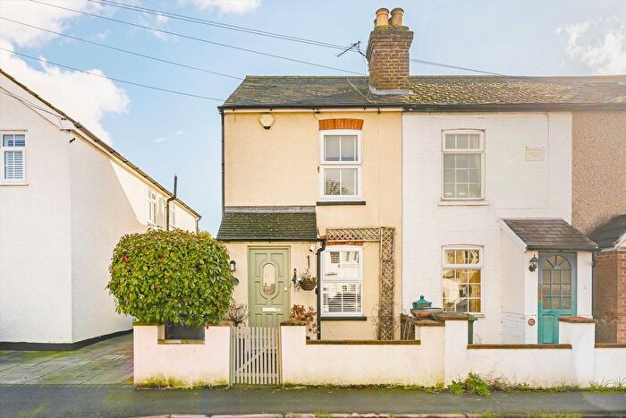 2 Bedroom Terraced House For Sale In Staveley Road, Ashford, TW15