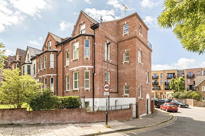 2 Bedroom Flat For Sale In Knights Hill, West Norwood, SE27