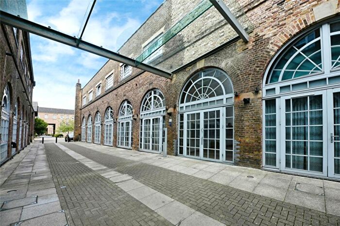 1 Bedroom Flat For Sale In North Block, Romford, Essex, RM2
