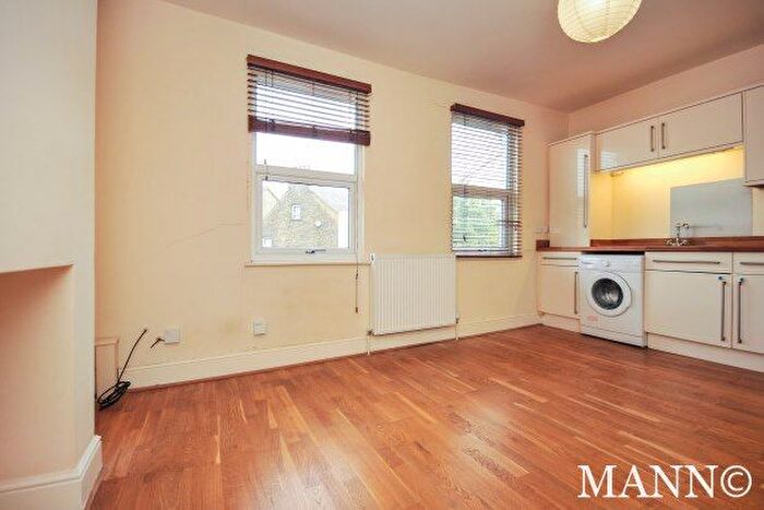2 Bedroom Flat To Rent In Ryecroft Road, London, SE13