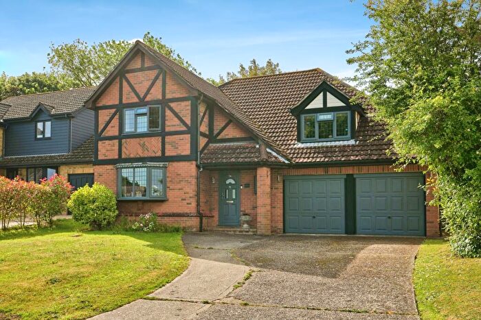 4 Bedroom Detached House To Rent In Horestone Drive, PO34