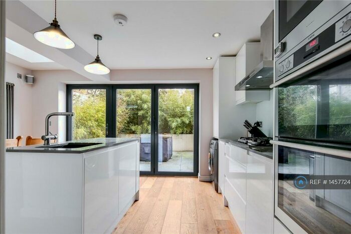 5 Bedroom End Of Terrace House To Rent In Mossford Street, London, E3