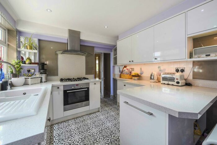 3 Bedroom Terraced House To Rent In St. Georges Road, Reading, RG30