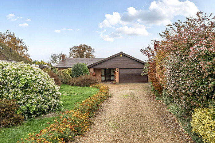 3 Bedroom Bungalow For Sale In Rivacres, Whitchurch Hill, Reading, Oxfordshire, RG8