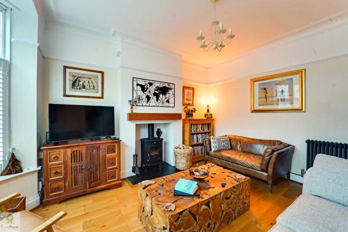 3 Bedroom Semi Detached House For Sale In Alexandra Road, Stafford, ST17