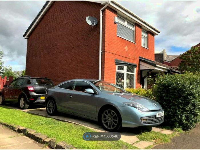 3 Bedroom Semi-Detached House To Rent In St Paul's Street, Bury, BL9