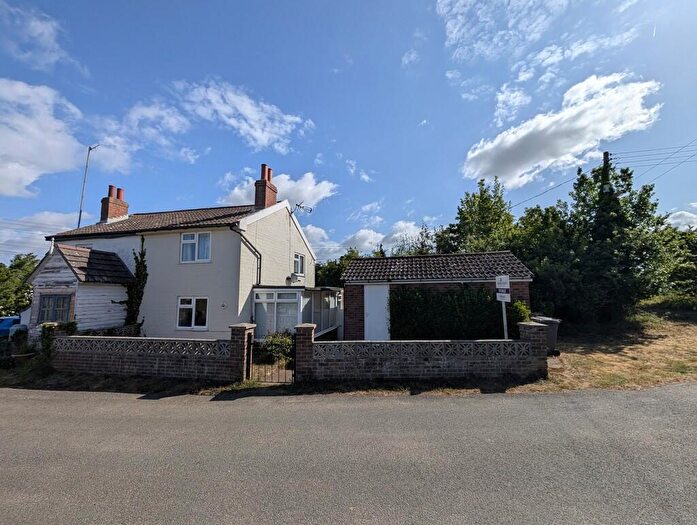 2 Bedroom Semi-Detached House For Sale In Post Office Road, Knodishall, IP17