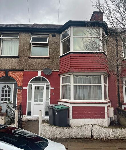 3 Bedroom Terraced House To Rent In Oakdale Road, London, N4