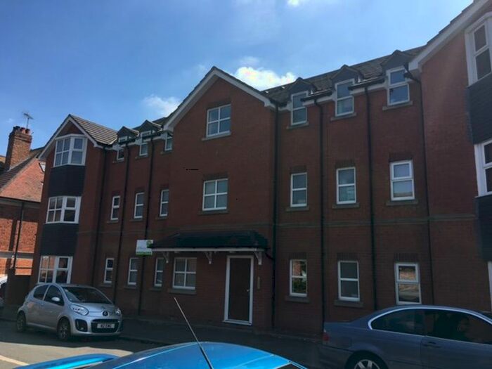 2 Bedroom Flat To Rent In Russell Street, Kettering, NN16