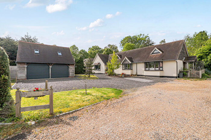 5 Bedroom Detached House For Sale In Wash Water, Newbury, RG20
