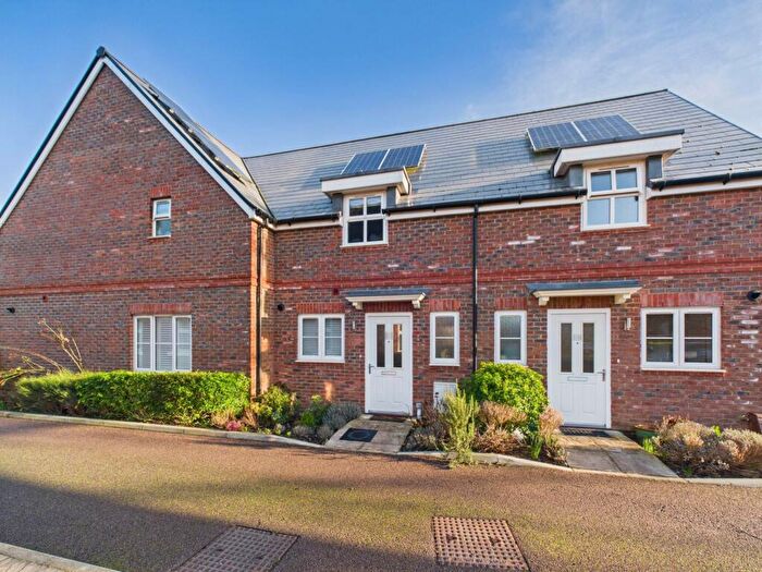 1 Bedroom Terraced House For Sale In Hedges Way, Aylesbury, HP20