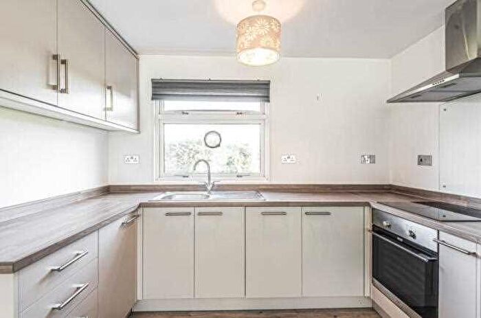 1 Bedroom Flat For Sale In Priory Close, Denham Village, UB9