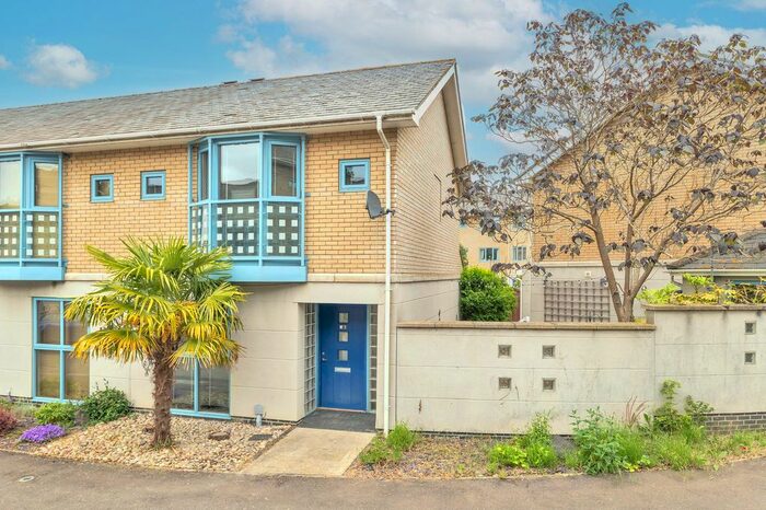 2 Bedroom End Of Terrace House For Sale In Hurdles Way, Duxford, CB22