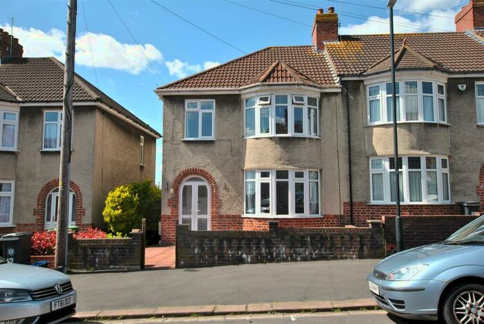 3 Bedroom End Of Terrace House To Rent In Stoneleigh Road, Bristol, BS4