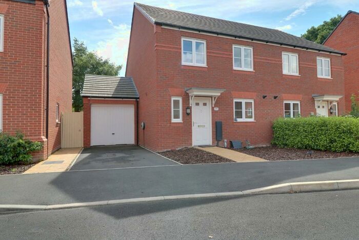 4 Bedroom Semi-Detached House To Rent In Barnton Way, Sandbach, CW11