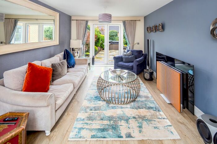 4 Bedroom Detached House For Sale In The Green, Chesterton, Bicester, OX26