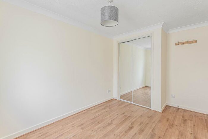 2 Bedroom Apartment To Rent In High Wycombe, Buckinghamshire, HP13